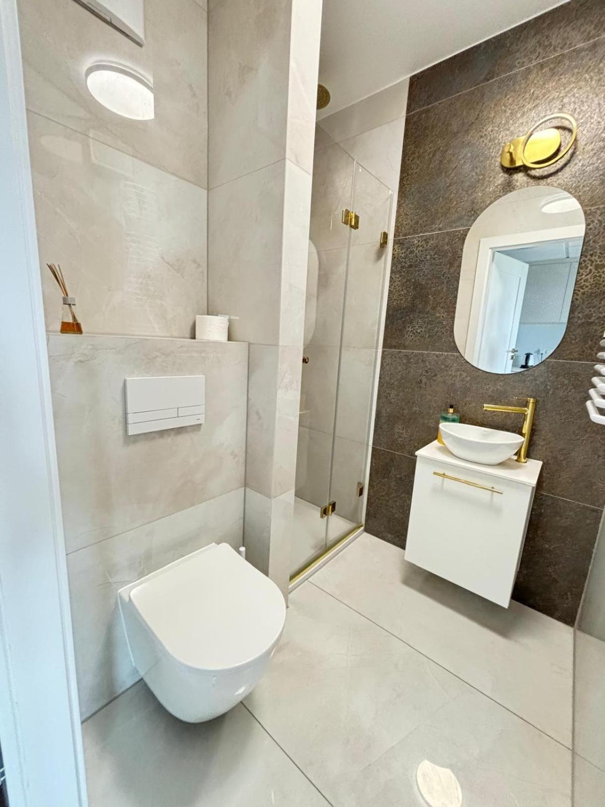 Apartamenty 24H Pileckiego Warszawa Zewnętrze zdjęcie
